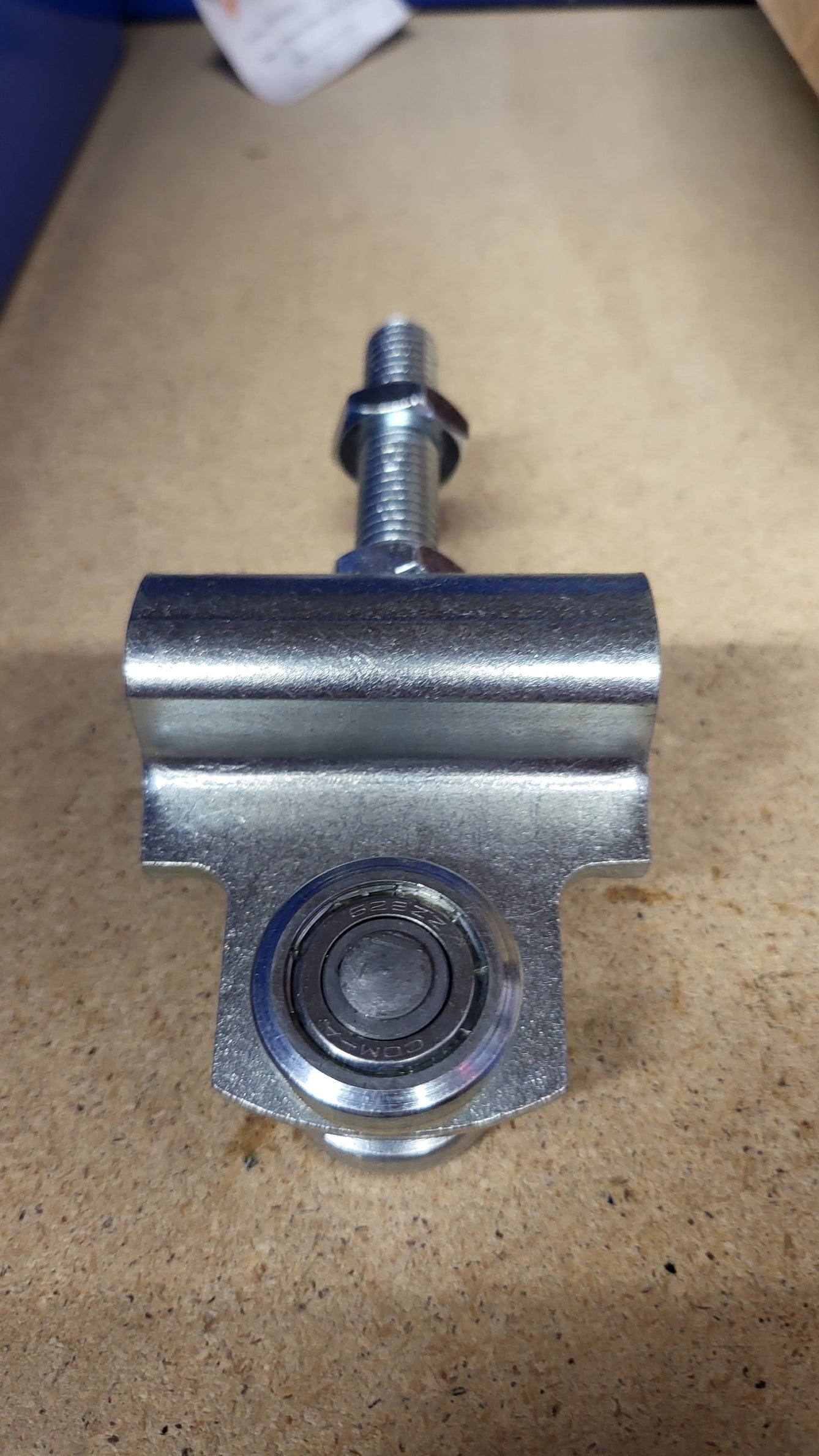 100-000-638 ROLLER AND MOUNTING BRACKET ZINC PLATED