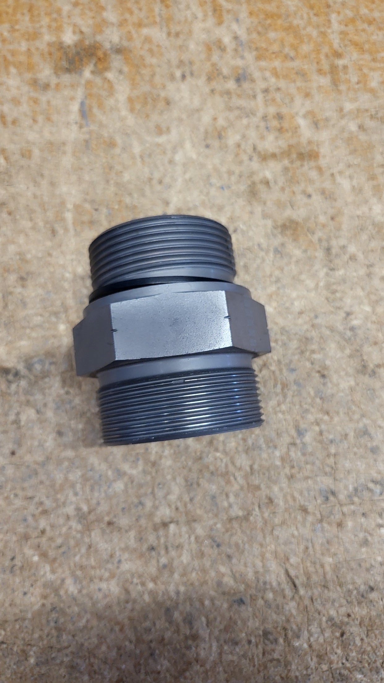 100-002-485 MALE STUD COUPLING XGE 38-S G1-1/4" ED